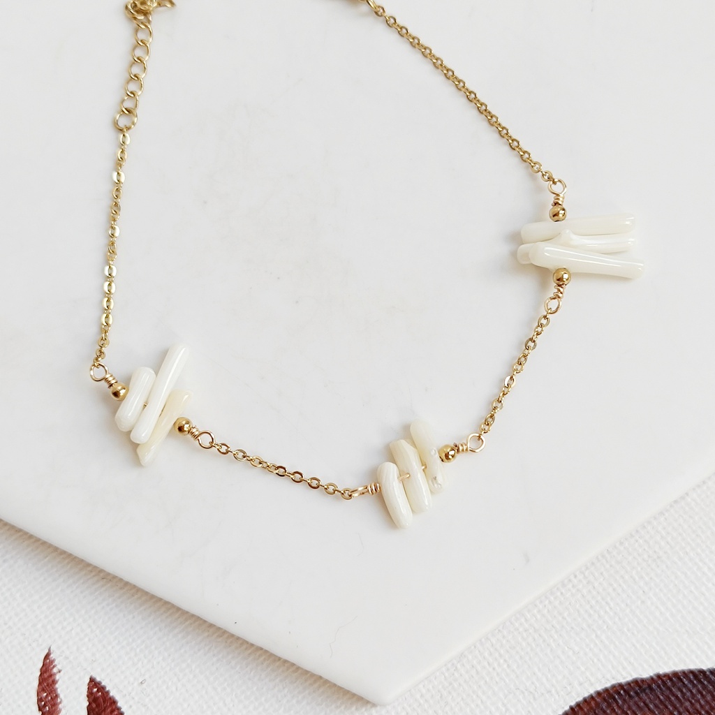 Pulsera Tiras Perladas Dorada