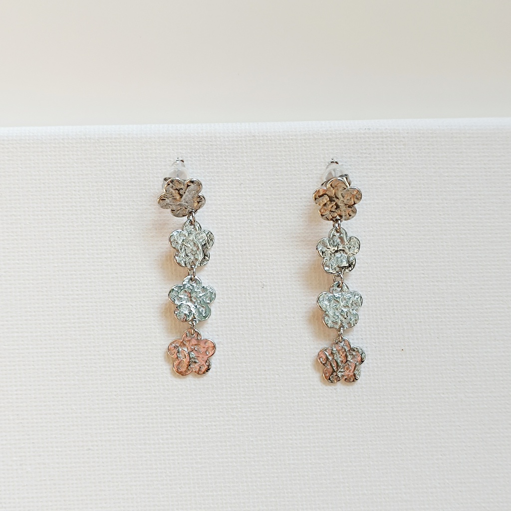 Pendientes Flores Con Textura Plateado