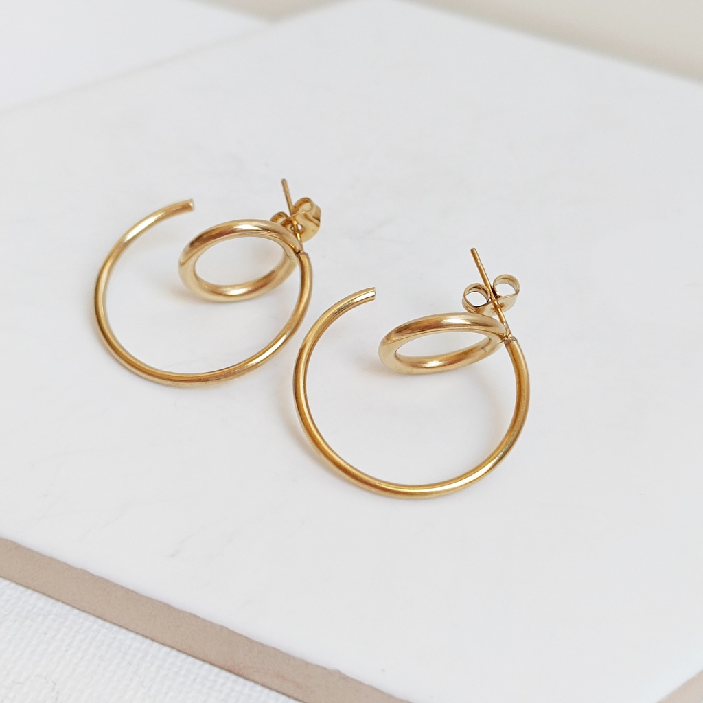 Pendientes Semi Aro Con Círculo Dorado