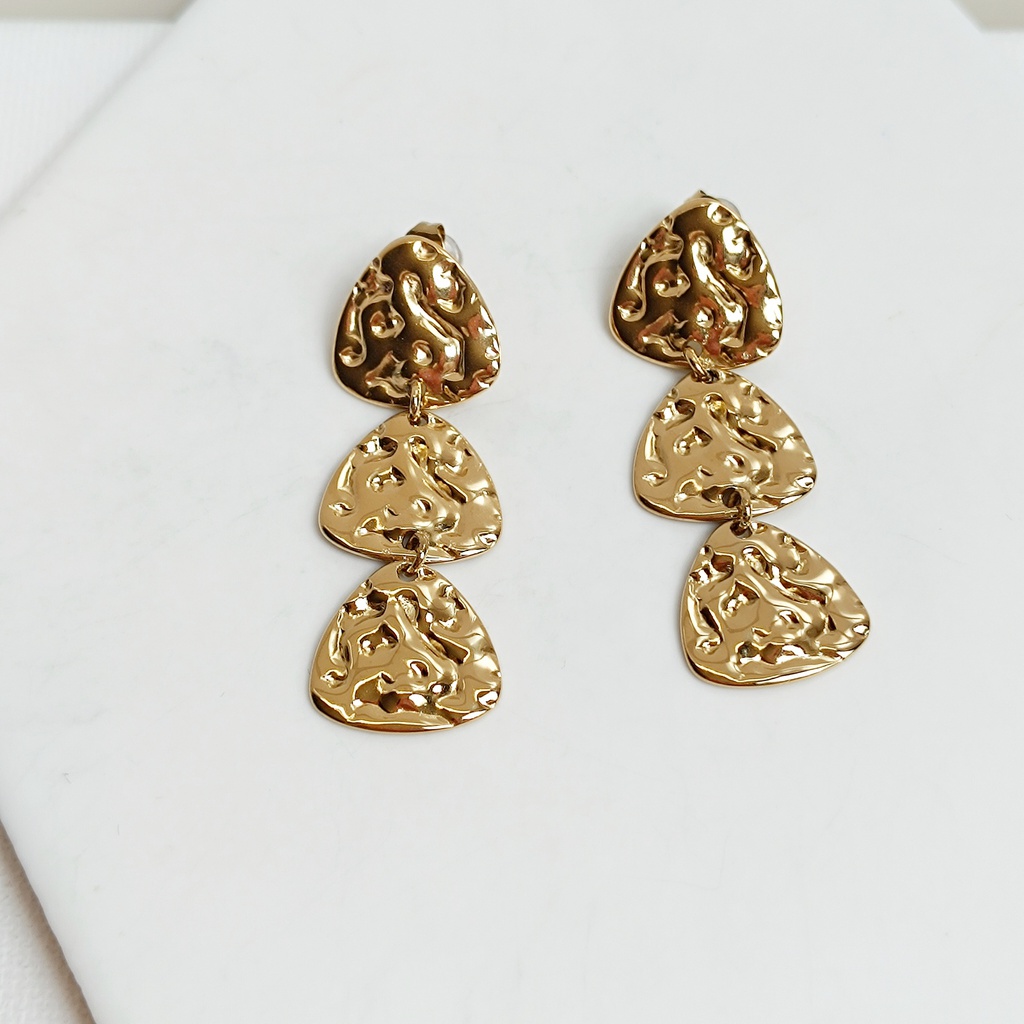 Pendientes Triple Triangular Relieves Dorado