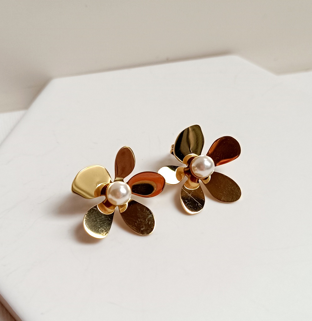 Pendientes Flor Con Perla Dorado