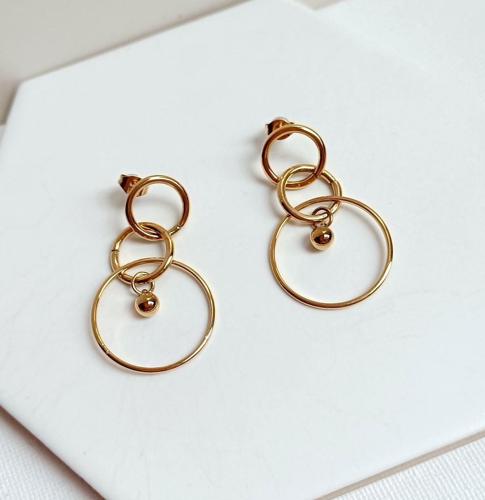 Pendientes Triple Círculo Con Bolita Dorado