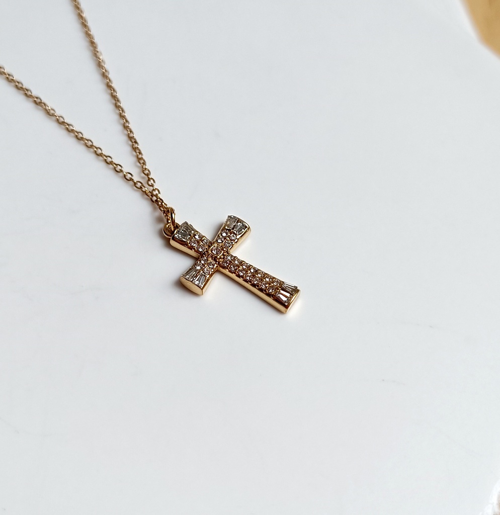 Collar Cruz Circonitas Dorado