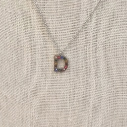 Collar Inicial Plateada Brillo Multicolor Letra "D"