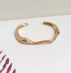 Brazalete Forma Ondulado Dorado